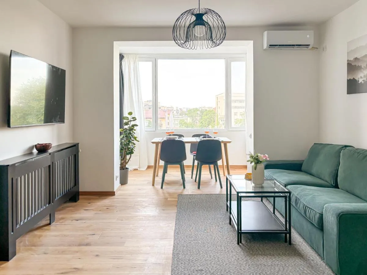 NEW Bright 2BR Flat Top Location Piata Romana — 5