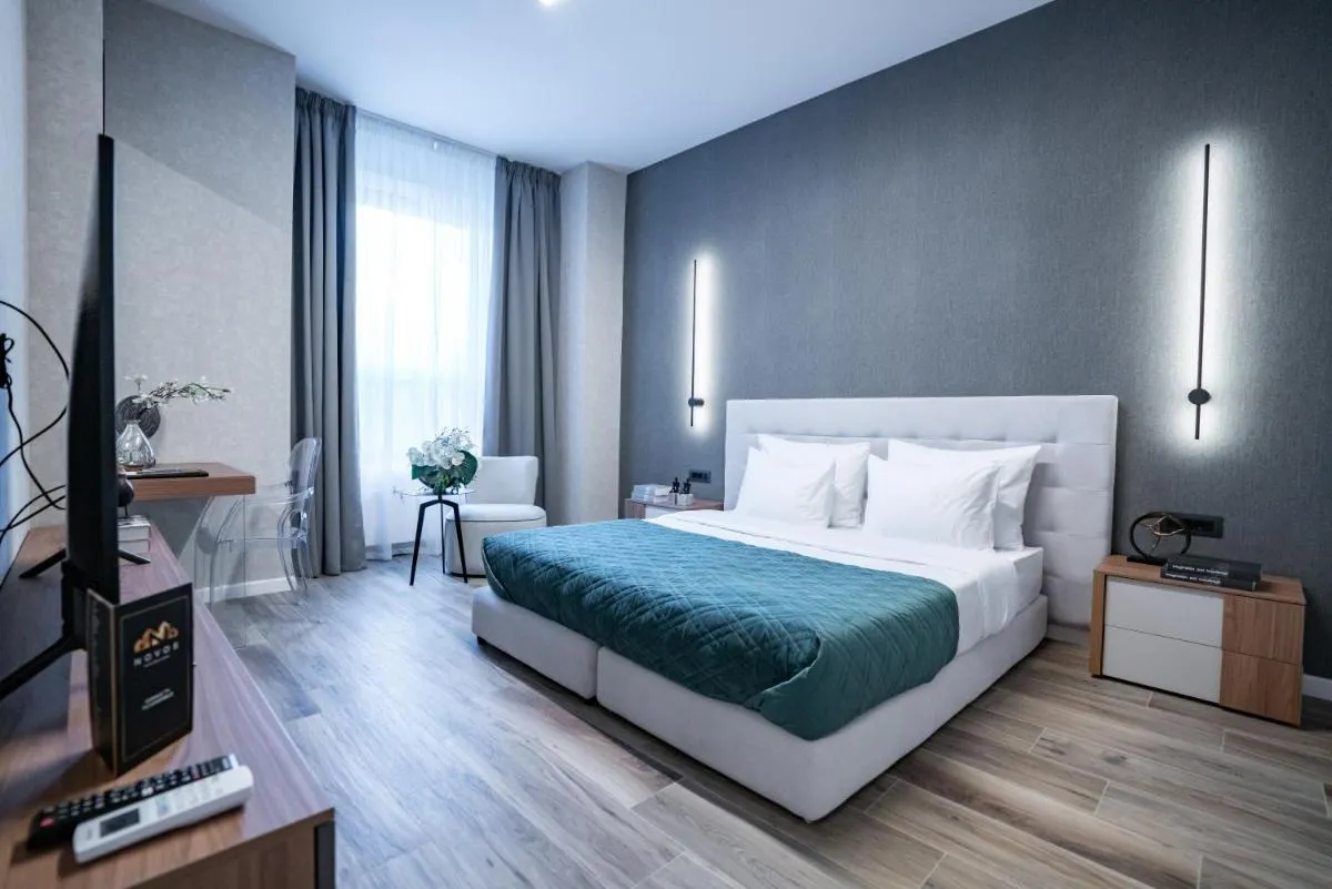 NOVOS ApartHotel — 2