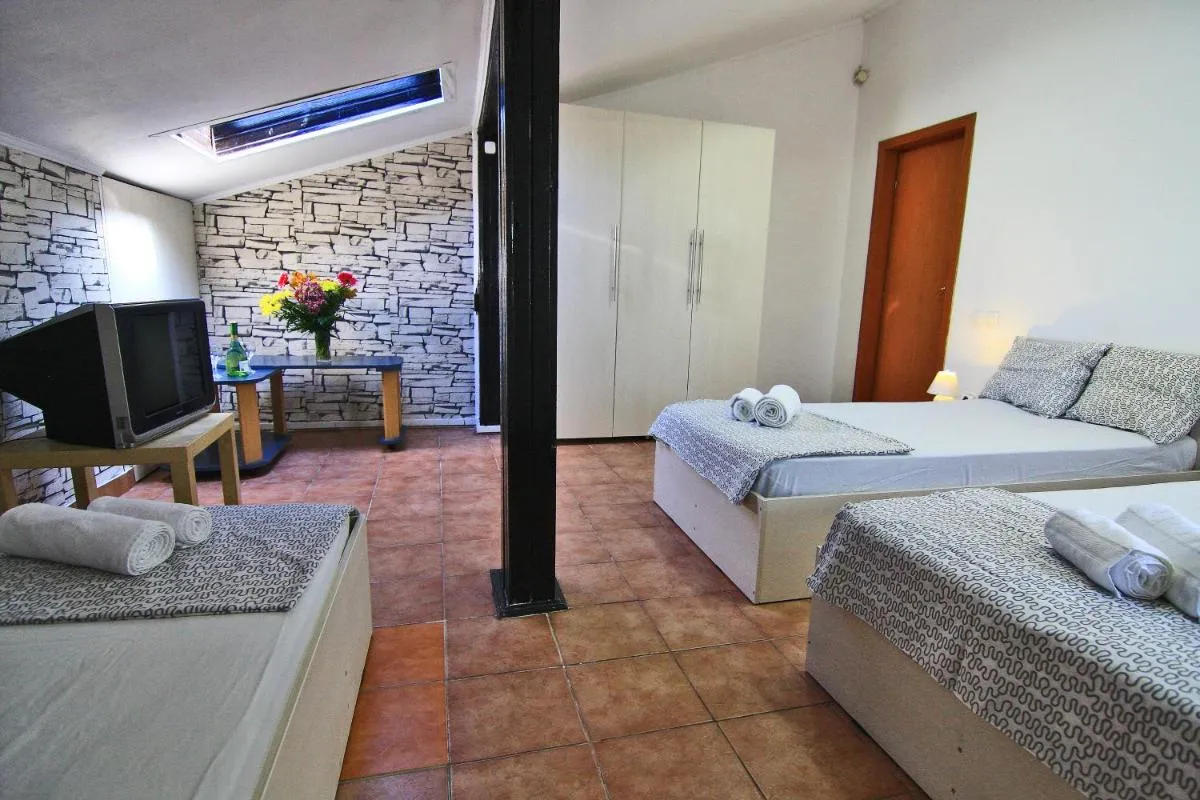 Nirvana Accommodation — 4
