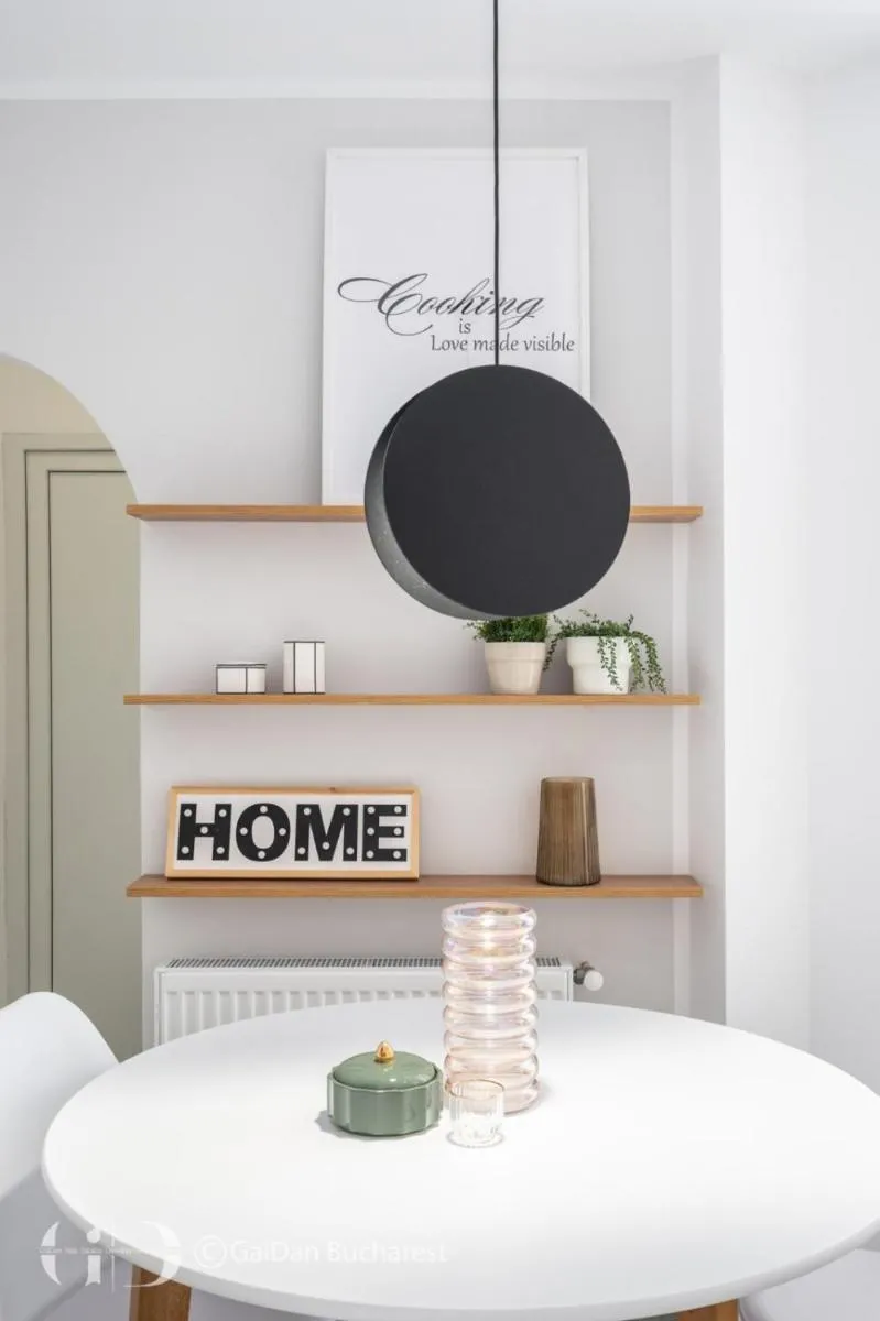 Old Town Bucharest, Lovely 2 Bedrooms Apartment — 4