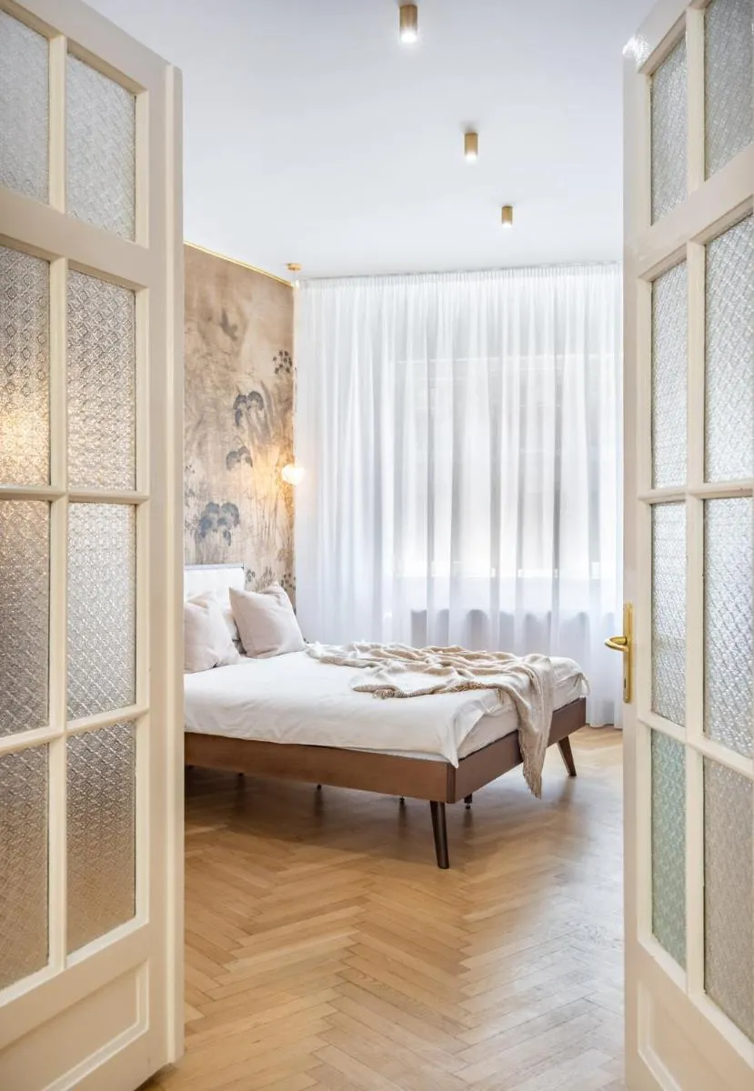 Old Town Bucharest, Luxury 2 Bedrooms Apartment — 5