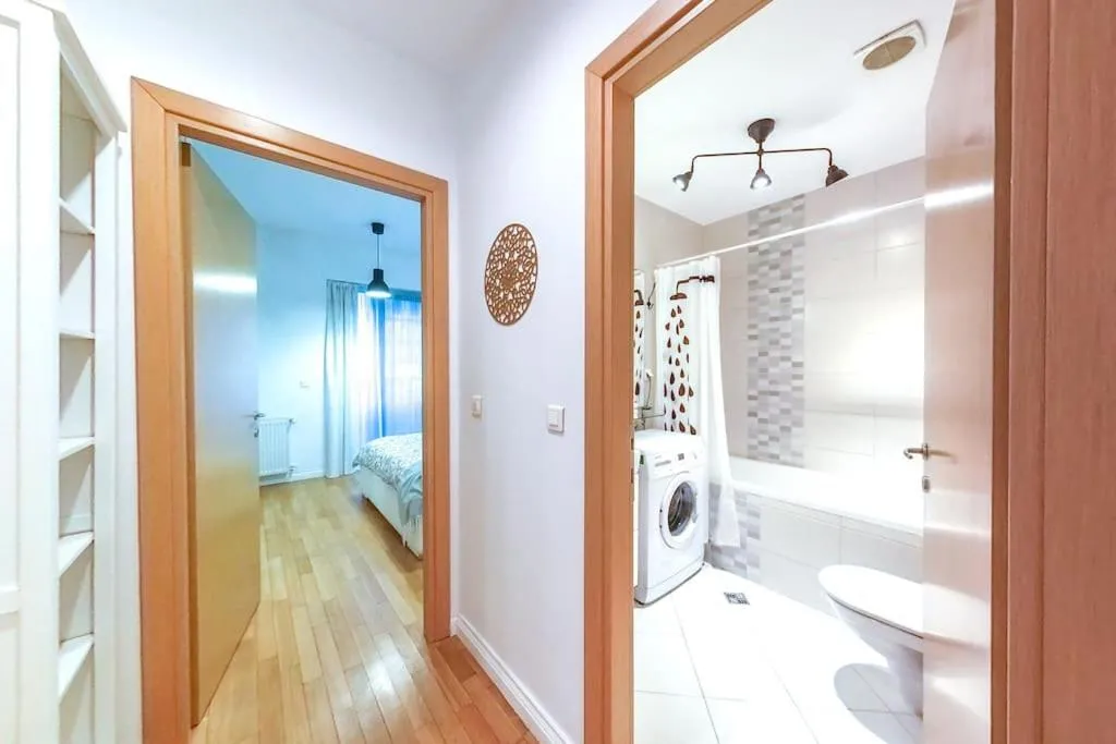 Old Town Spacious Apartment — 3