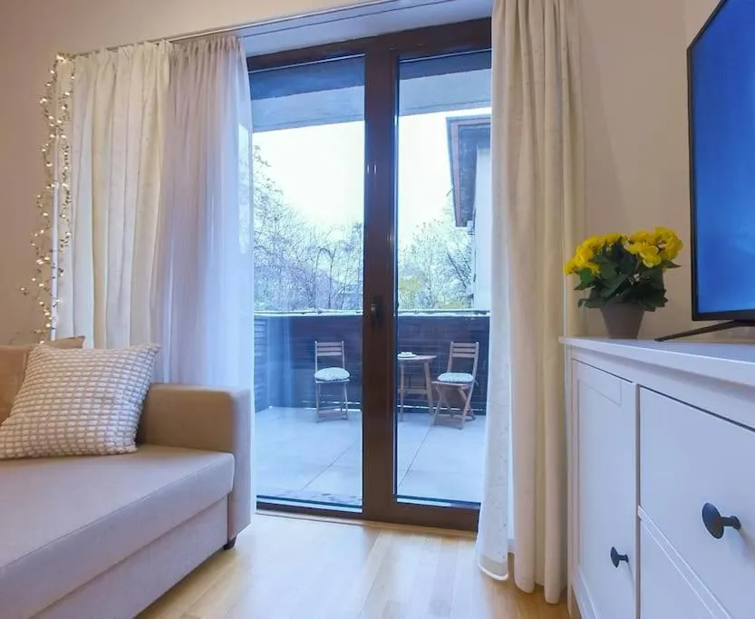 Old Town Spacious Apartment — 5