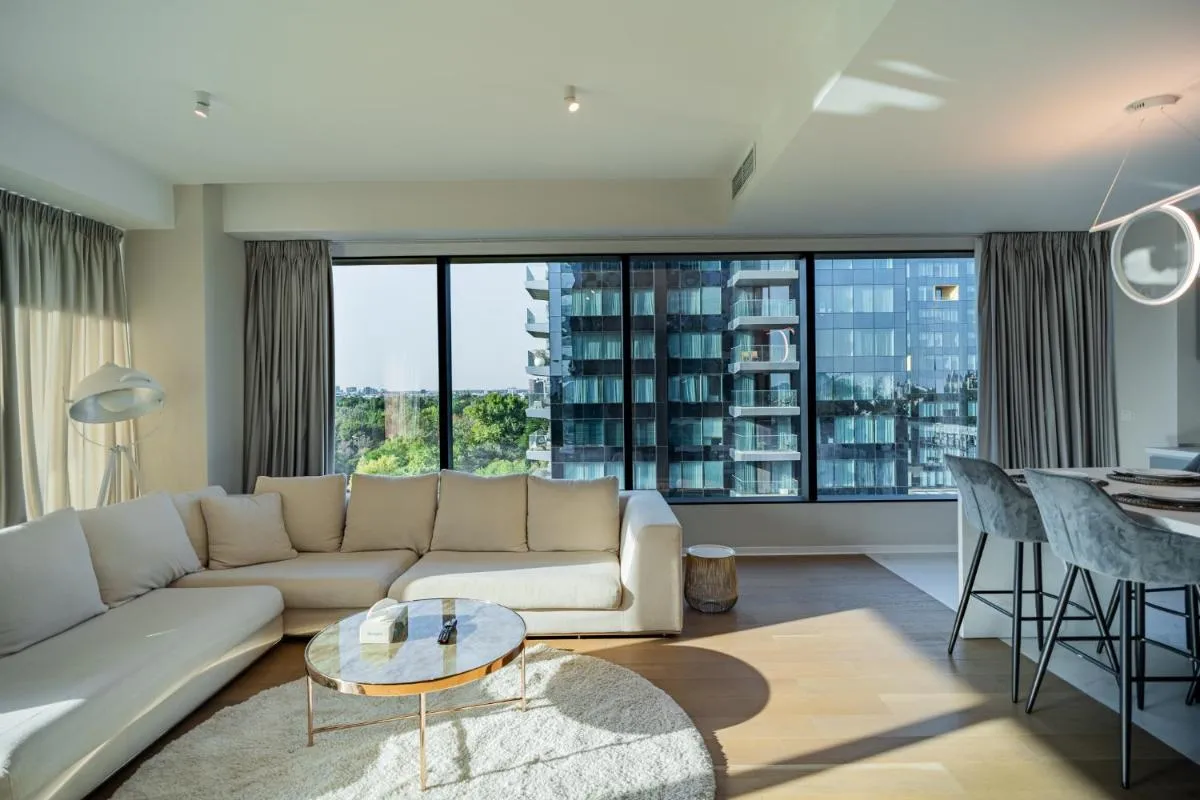 One Mircea Eliade Apartments with City & Park Views — 5
