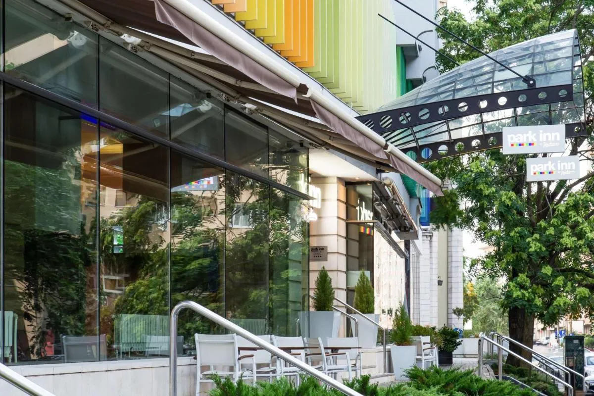 Park Inn by Radisson Bucharest Hotel & Residence — 3