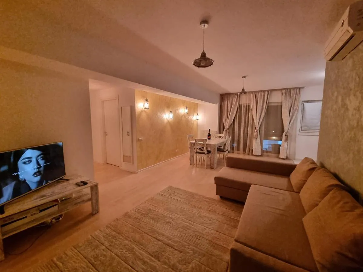 Park Residence 5, 2 Bedroom Apartment — 4