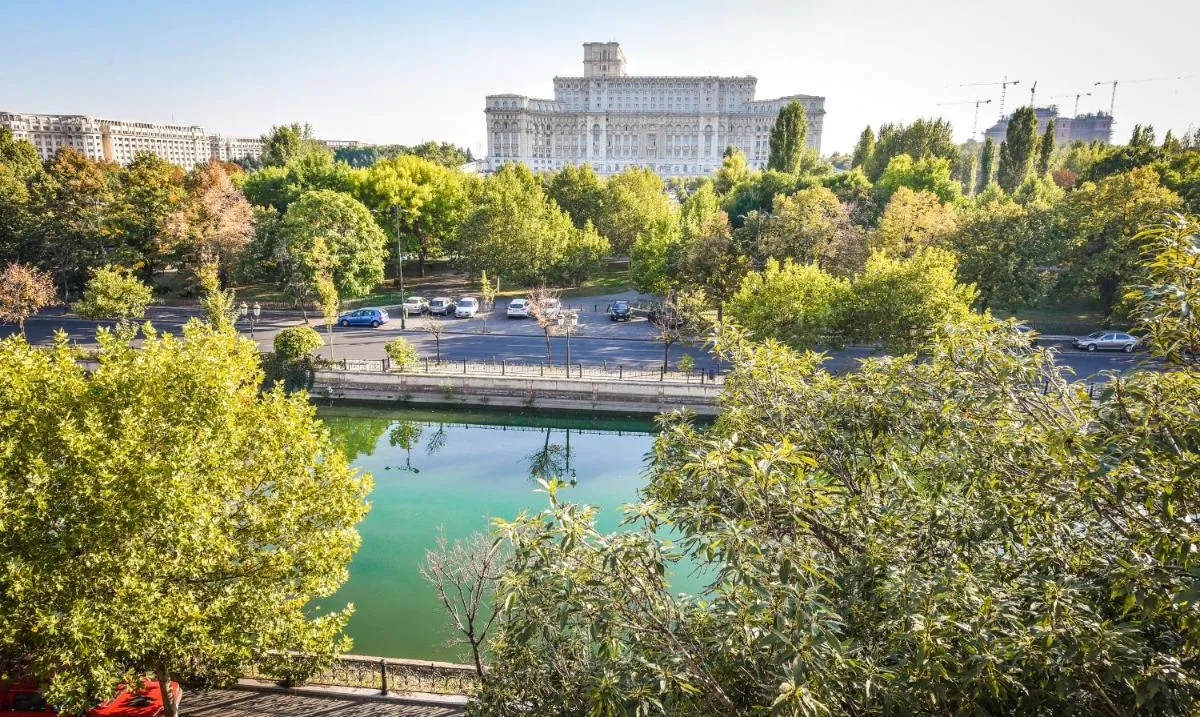 Parliament & River View Apartments — 4