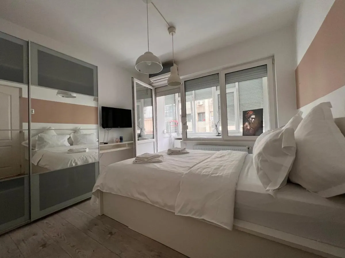 Pearl Center – 2BDR — 2