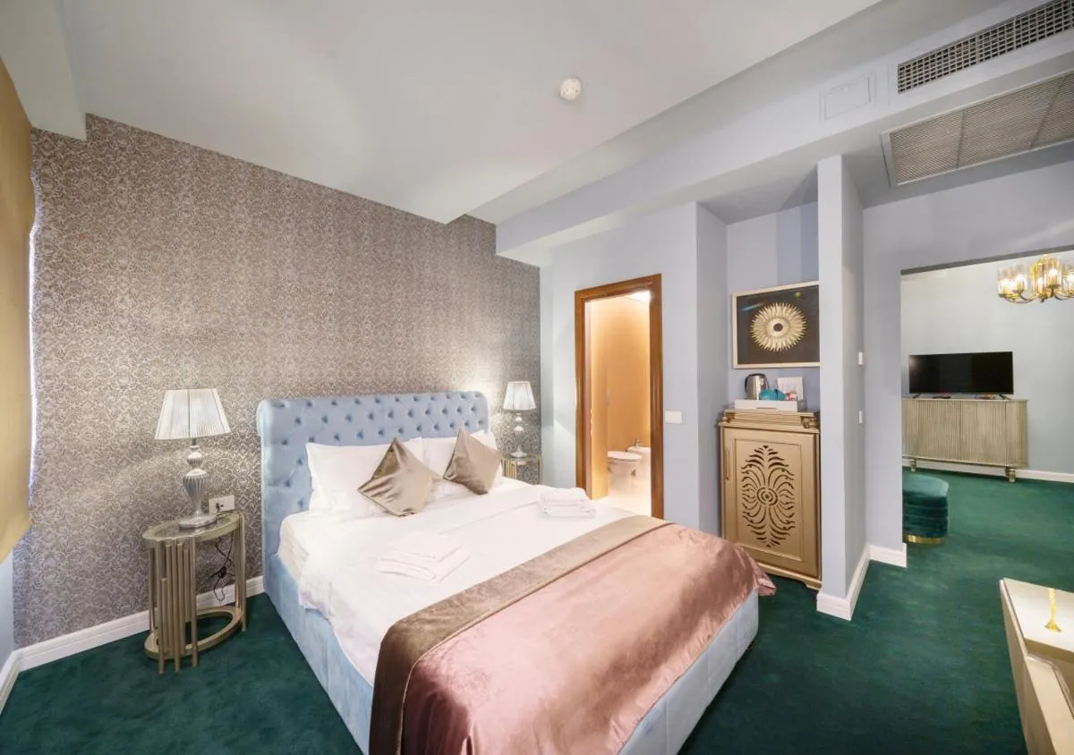 Phoenicia Comfort Hotel — 2