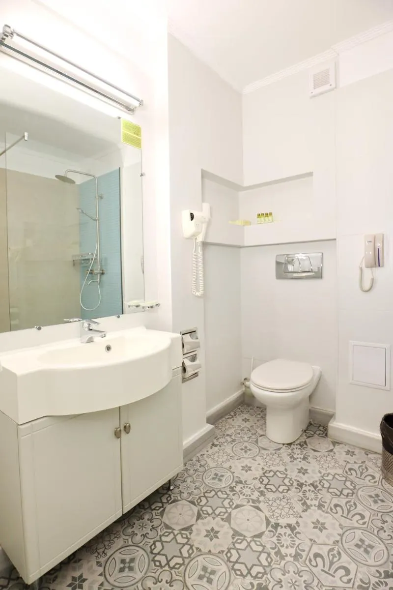 Phoenicia Grand Hotel — 4