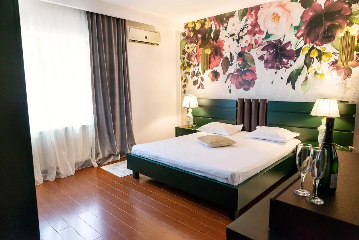 Phoenicia Suites Baneasa — 2