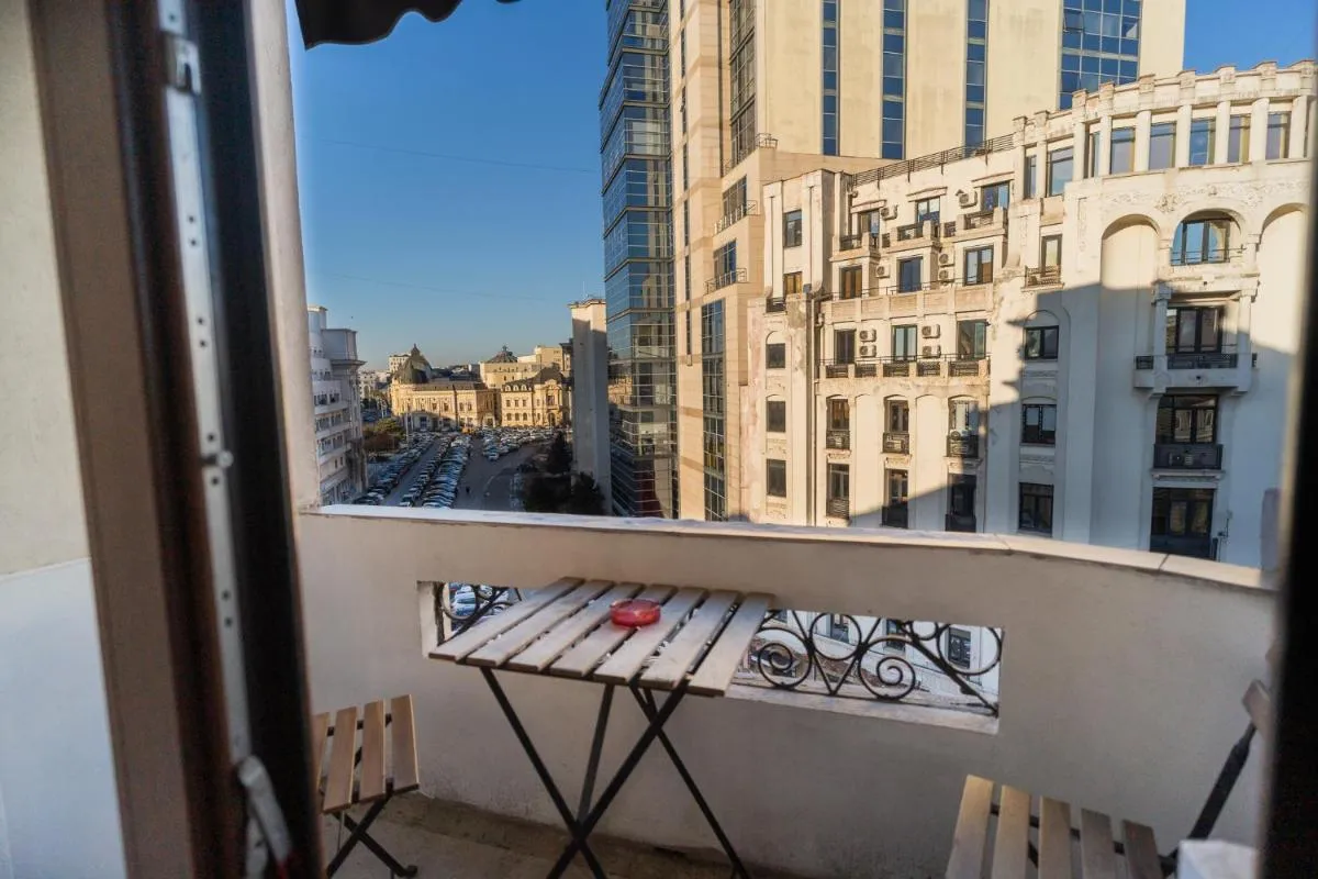 Prime Location – Breathtaking Architectural Views — 4