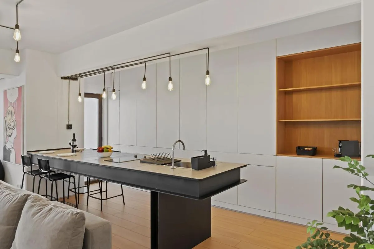 RH Apartments #1 — 3