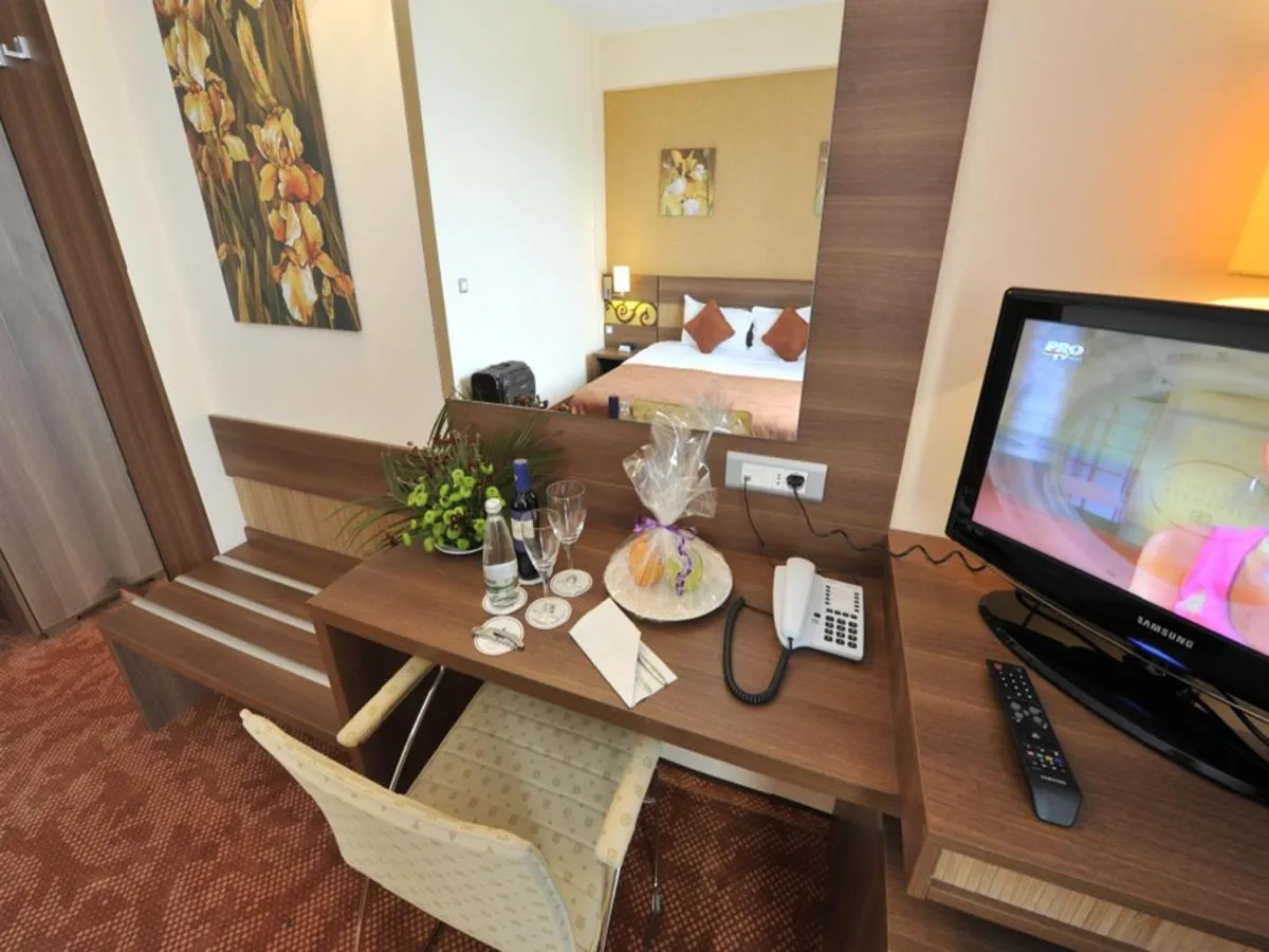 RIN Central Hotel — 5