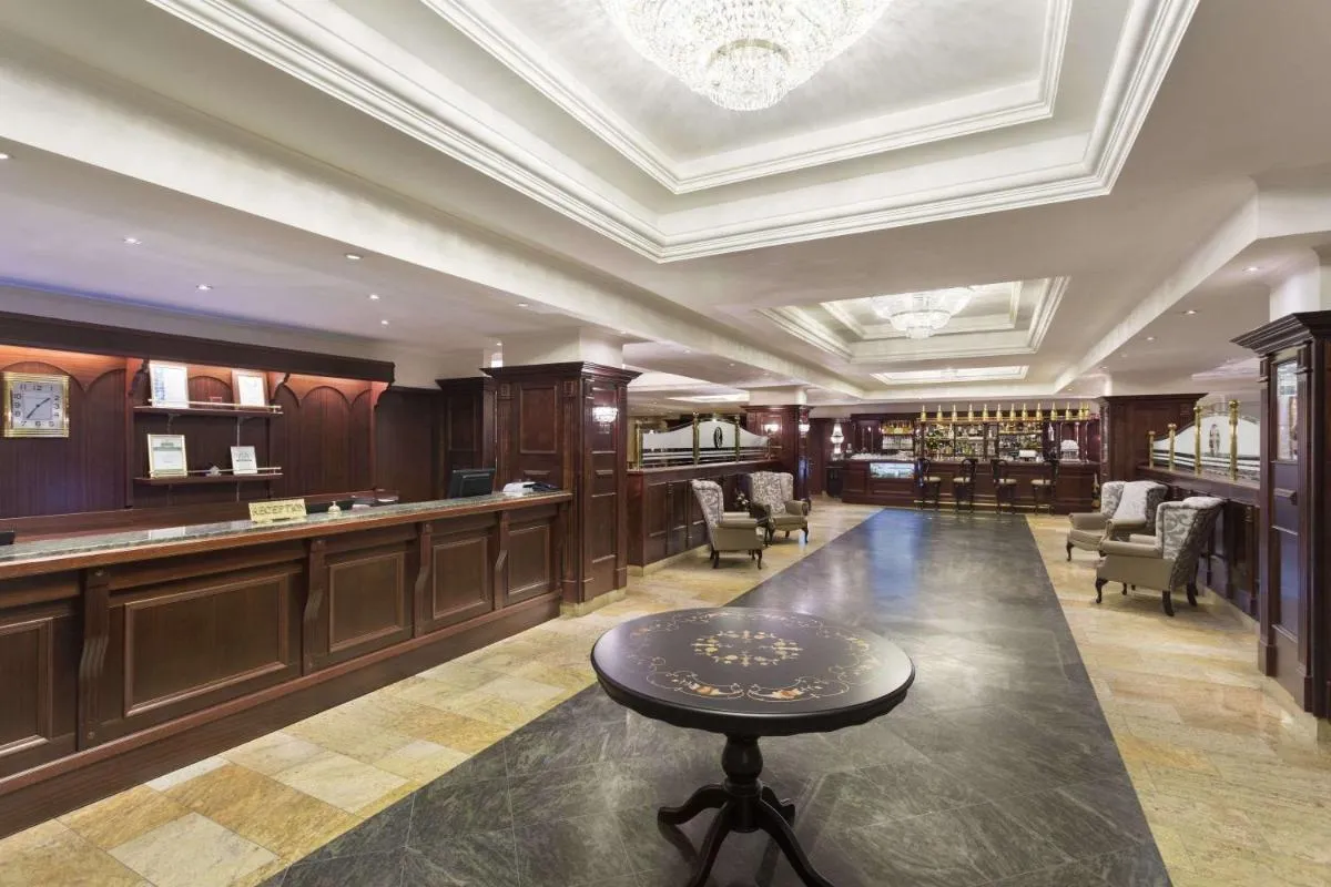 Ramada Hotel & Suites by Wyndham Bucharest North — 4