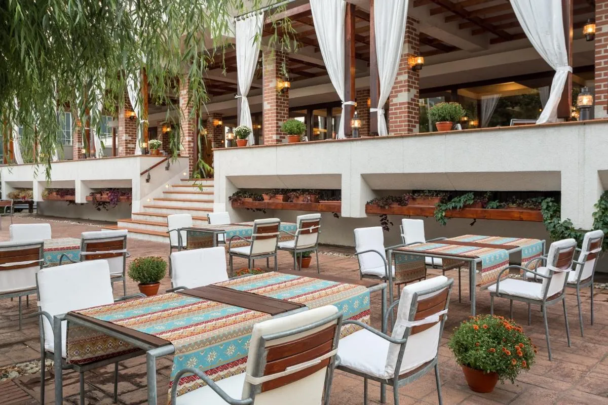 Ramada by Wyndham Bucharest Parc Hotel — 4
