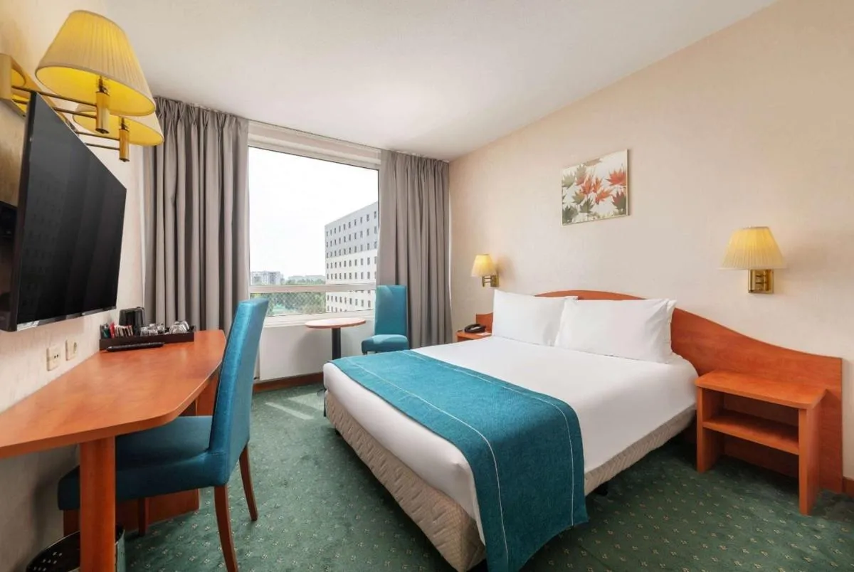Ramada by Wyndham Bucharest Parc Hotel — 2
