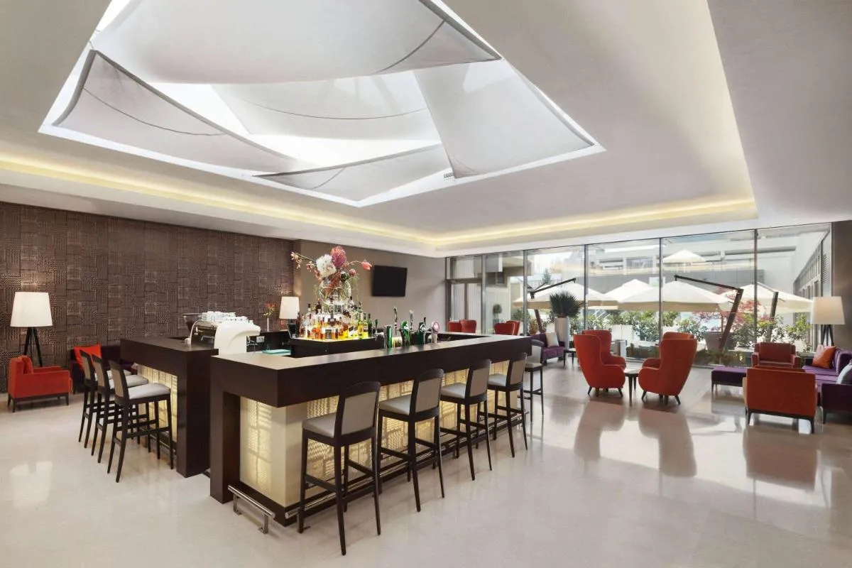 Ramada by Wyndham Bucharest Parc Hotel — 5