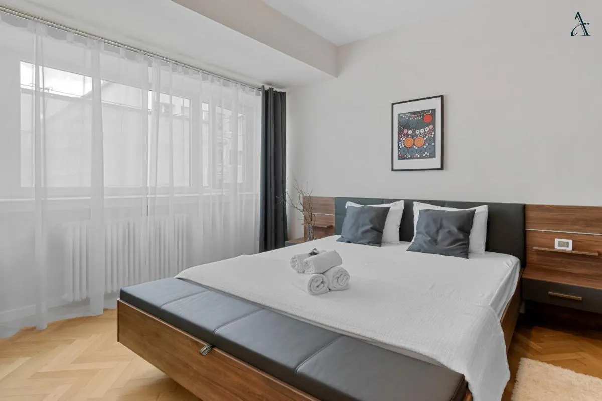 RentForComfort Coquette 1BDR Calea Victoriei — 2