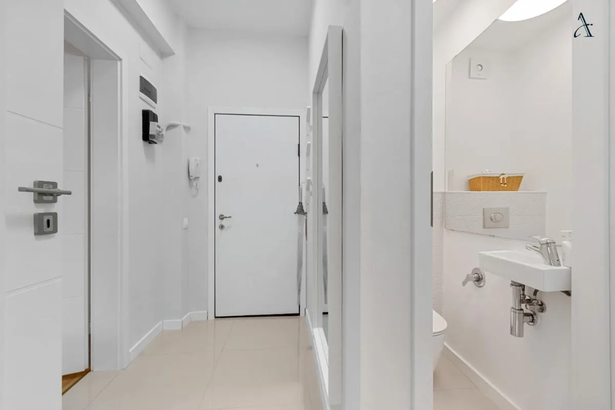 RentForComfort Coquette 1BDR Calea Victoriei — 3