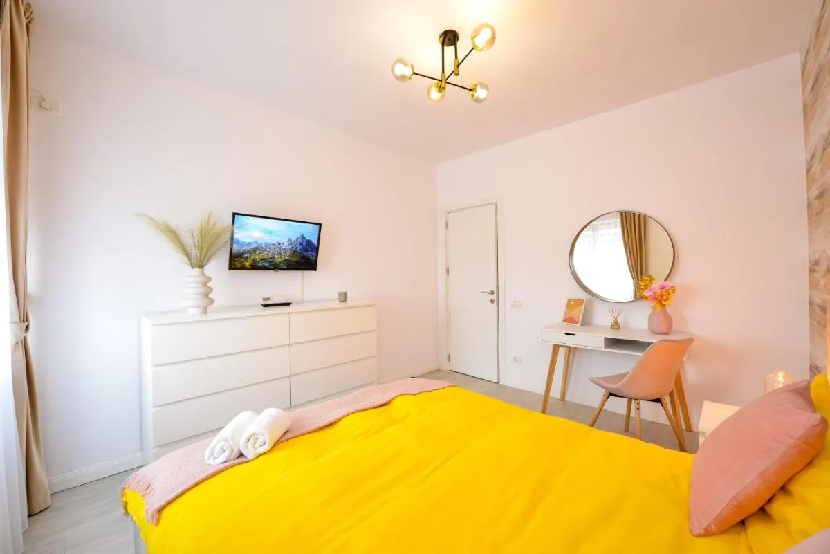 SOFIA Cozy Apartment – Underground Private Parking — 5