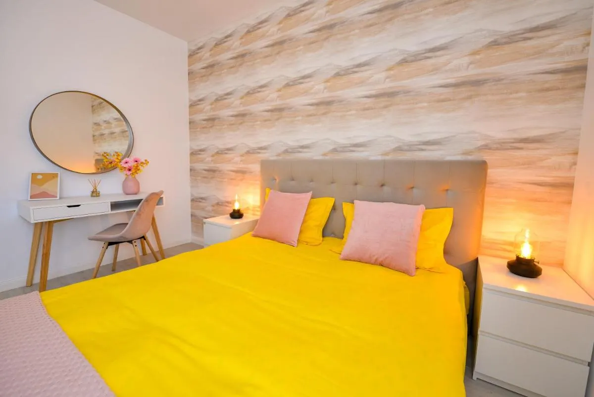 SOFIA Cozy Apartment – Underground Private Parking — 2