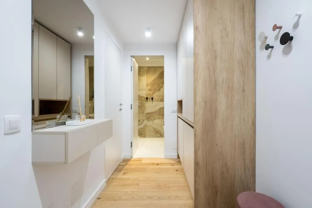 Soft Cloud 1BR in Business Area — 5