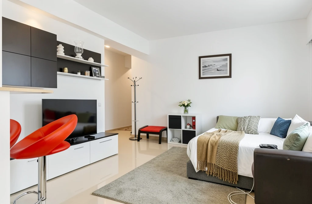Spacious Central 3 Rooms