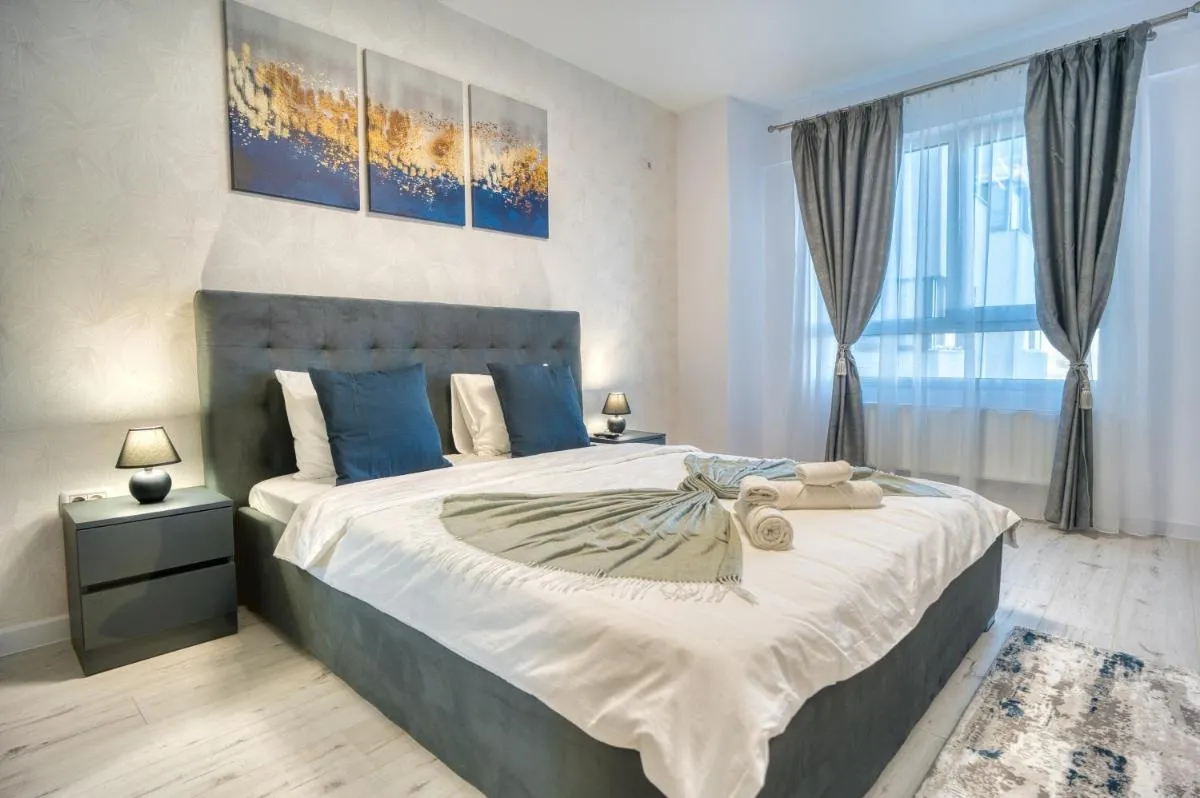 Stylish Hideaway Near City Center — 2