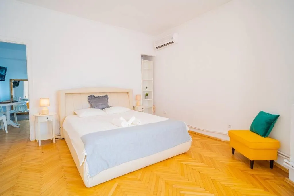 Stylishly Restored 1BR with Victorian Influence — 2