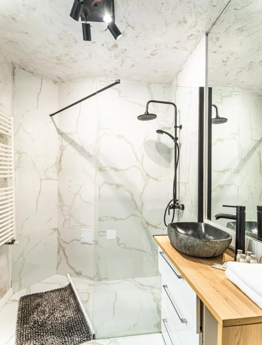 The Artist – Ultracentral Designer Apartment — 4