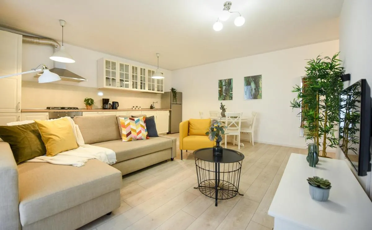 The Comfy Spot – 1 BR-Apartment & Parking Included in North Business Area — 4
