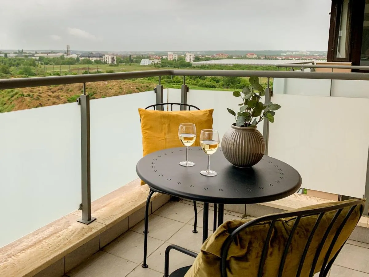 The Comfy Spot – 1 BR-Apartment & Parking Included in North Business Area — 2
