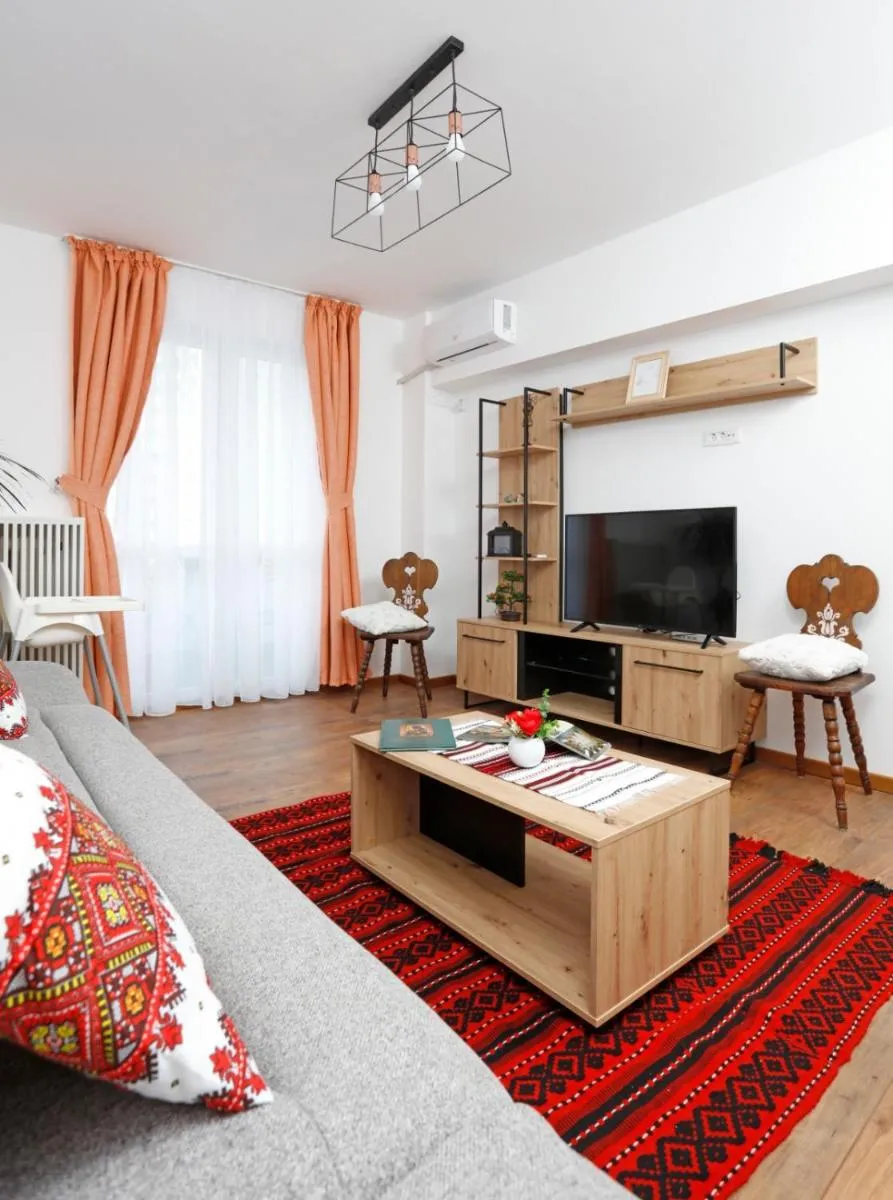 Traditional Romanian Apartments Old Town City — 5