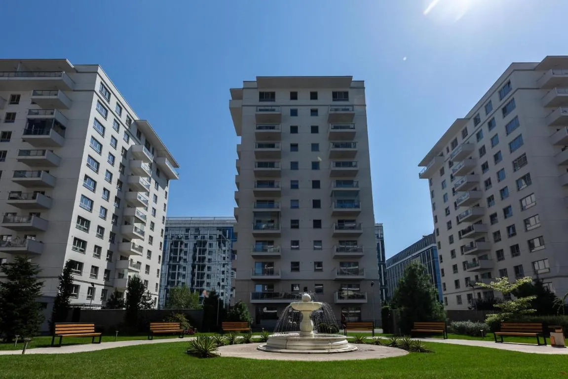 Ultimate Living Experience – Modern Accommodation & Free Parking near Romexpo
