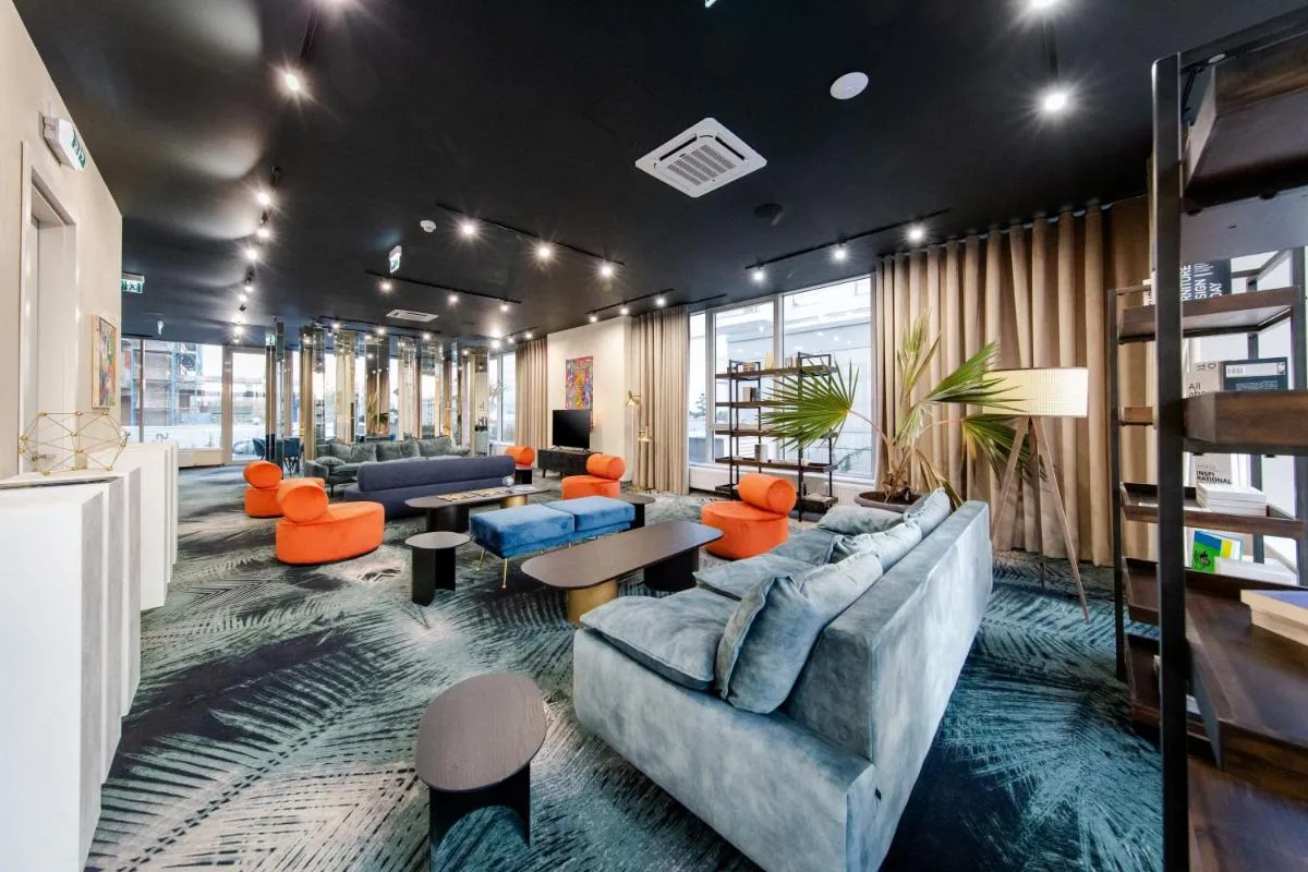 Ultimate Living Experience – Modern Accommodation & Free Parking near Romexpo — 5