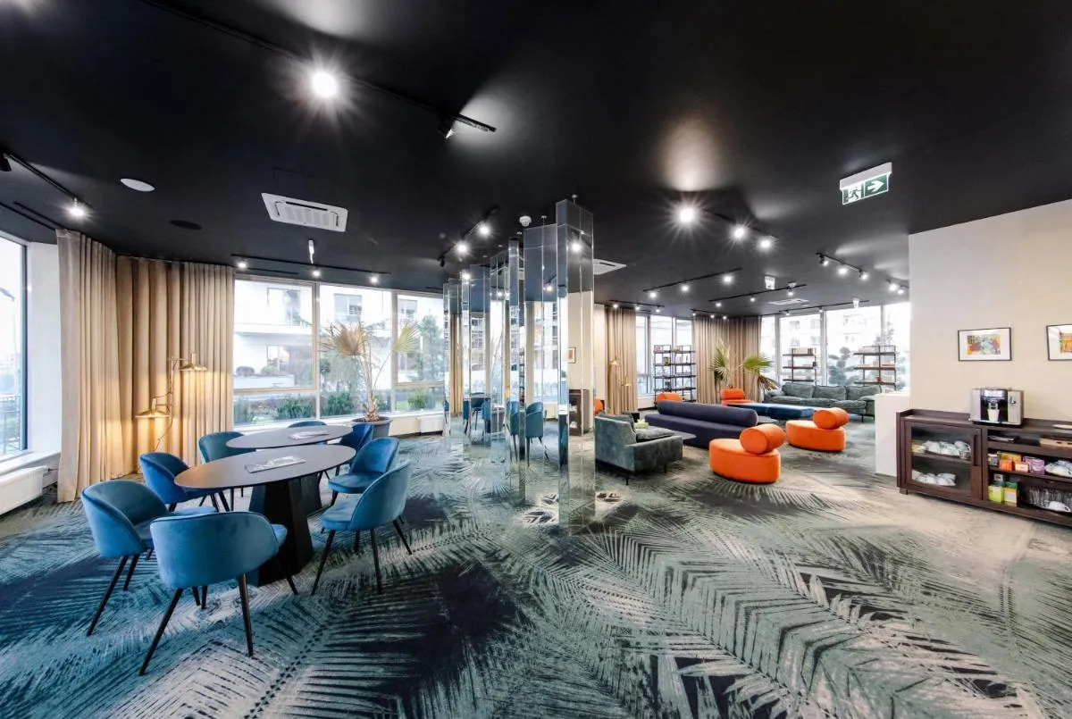 Ultimate Living Experience – Modern Accommodation & Free Parking near Romexpo — 4