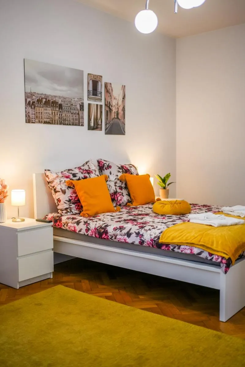 Ultracentral Golden Gatehouse 3 Bdrm — 4