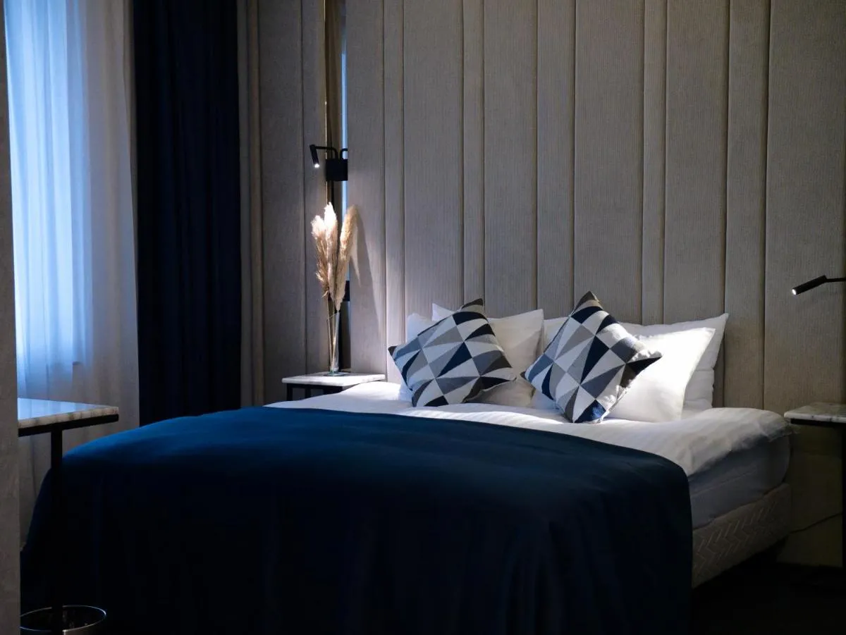 Union Plaza Hotel — 4