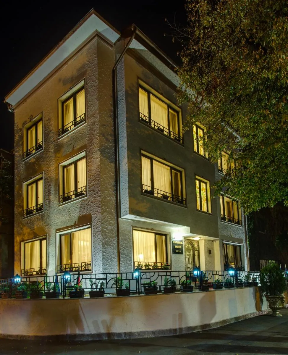 Vila Paris Boutique Hotel — 4