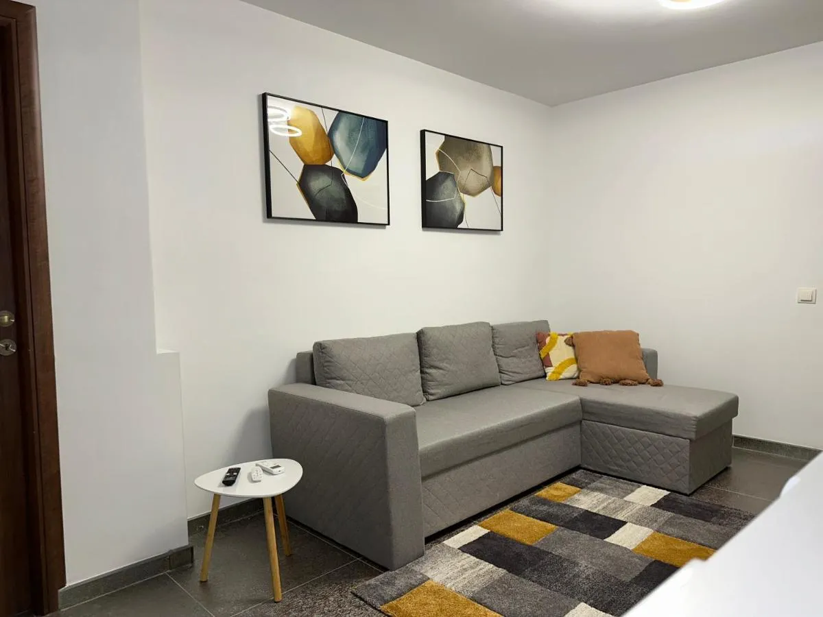 XOX Comfort Apartment Obreja — 2