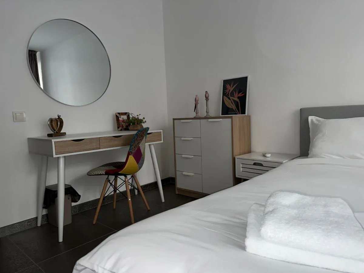 XOX Comfort Apartment Obreja — 5
