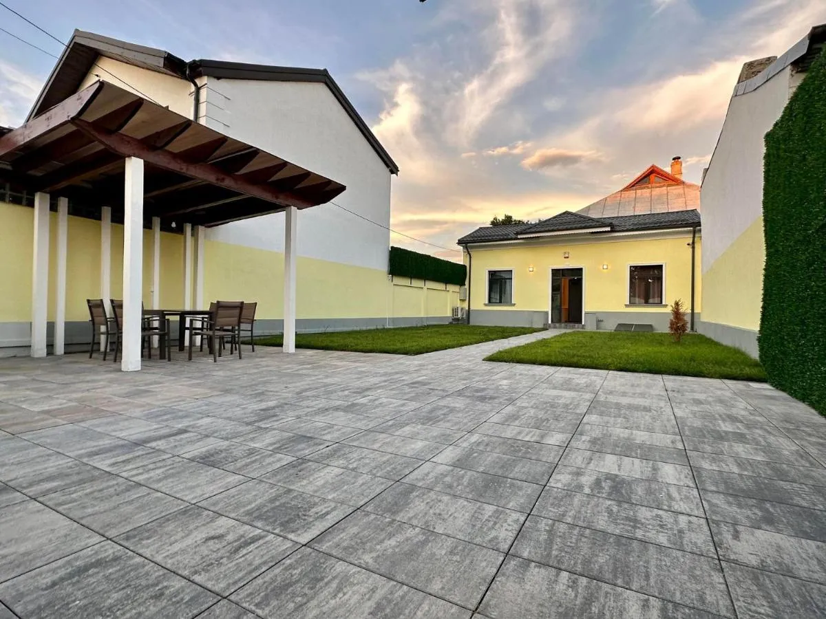 XOX Villa House & Garden Bucharest — 2