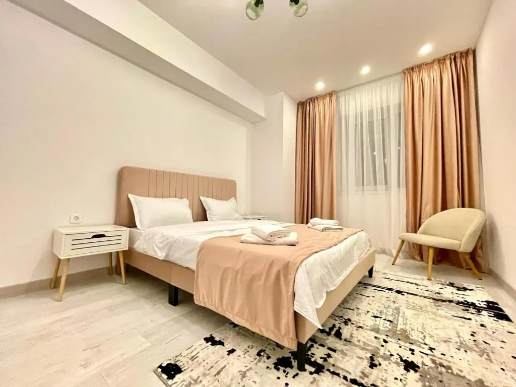 YamaLuxe Apartments – Pink & Gold With Many Facilities