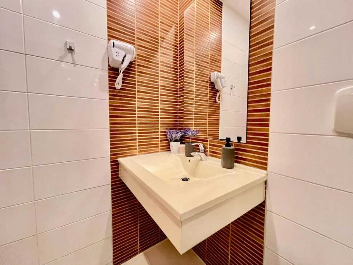 YamaLuxe Apartments – Pink & Gold With Many Facilities — 2