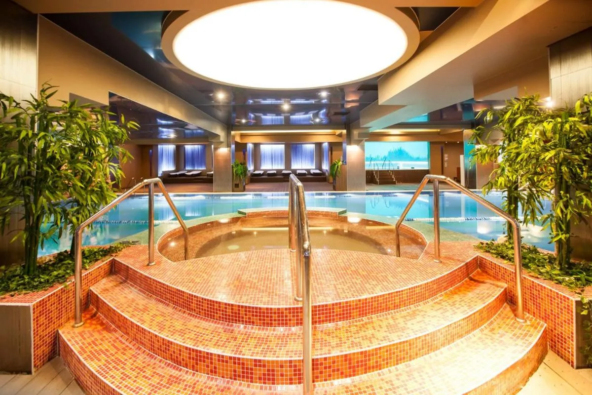 YamaLuxe Apartments – Pink & Gold With Many Facilities — 3