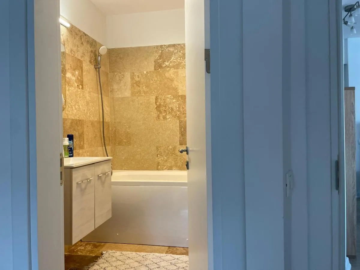 Your Modern Home in the Armenian Quarter — 3