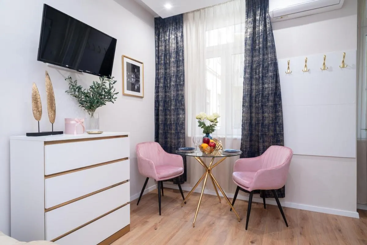 Image 1 of Amethyst Apartments – Acacia Studio