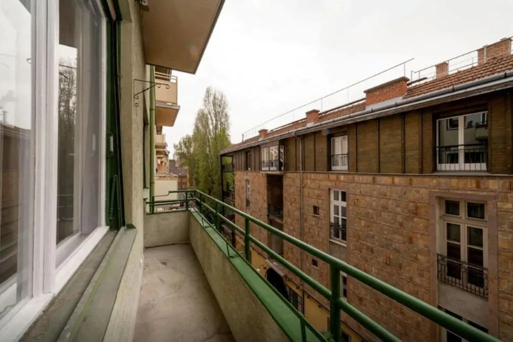 Image 5 of Art Deco Apartment 3 Bedroom, 3 Bathroom, Balcony