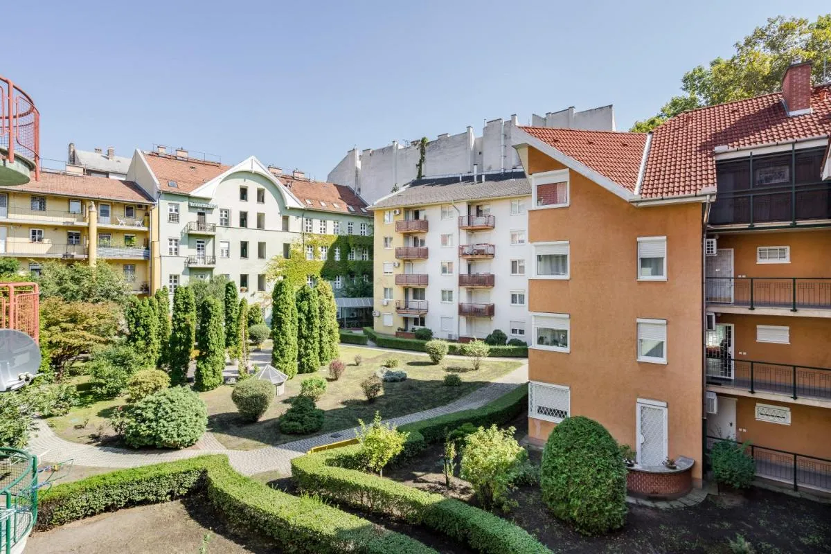 Image 5 of Beautiful three bedrooms apartment with free parking close to the Danube Coast